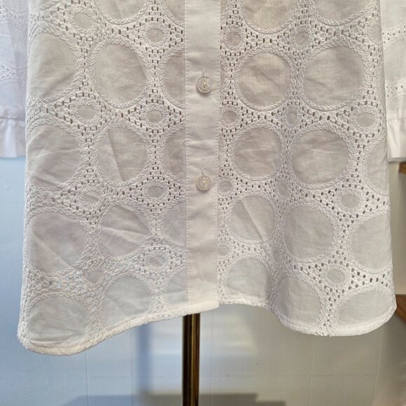 Isaac Mizrahi Size 8 White Scalloped 3/4 Semi Sheer Button Up Eyelet Blouse - Picture 3 of 12